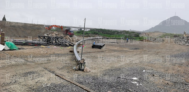 紹興西高速收費站頂棚工程鋼結構安裝完成