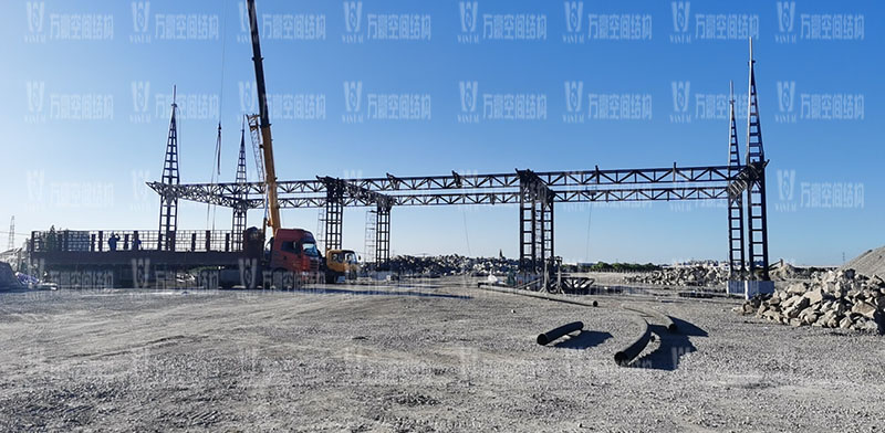 紹興西高速收費站頂棚工程鋼結構安裝完成