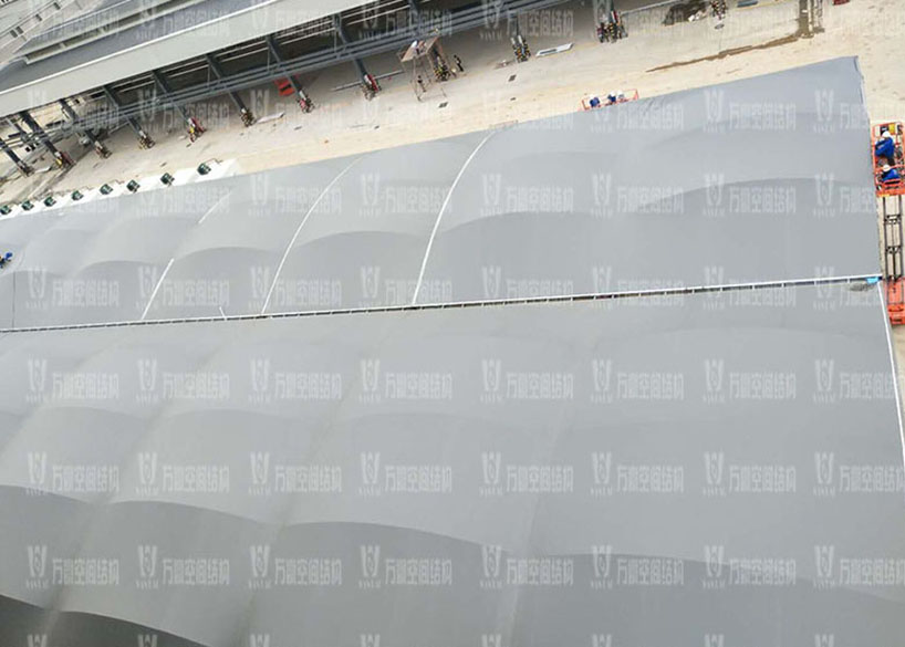 膜結(jié)構(gòu)雨棚有哪些性能特點(diǎn)？膜結(jié)構(gòu)雨棚如何起到保護(hù)的作用？