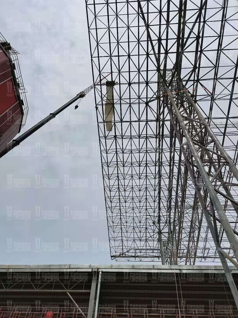 印尼全天候碼頭倉庫屋面膜結(jié)構(gòu)工程進(jìn)入膜結(jié)構(gòu)安裝階段 印尼全天候碼頭倉庫屋面膜結(jié)構(gòu)工程進(jìn)入膜結(jié)構(gòu)安裝階段