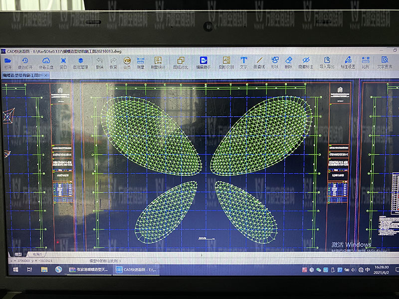 張家港高鐵站前大蝴蝶景觀膜結構工程進入第二階段二次結構拼裝與吊裝