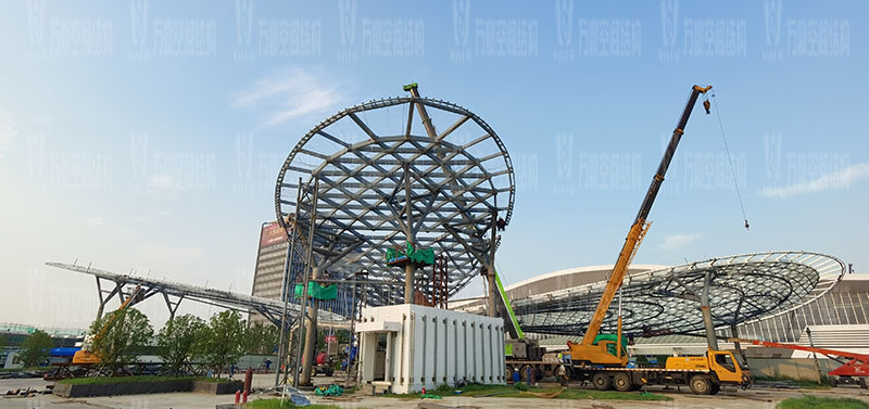 滬通鐵路張家港站地方配套工程站前西側(cè)旅客集散區(qū)蝴蝶造型天幕工程4片翅膀全部吊裝結(jié)束 滬通鐵路張家港站地方配套工程站前西側(cè)旅客集散區(qū)蝴蝶造型天幕工程4片翅膀全部吊裝結(jié)束