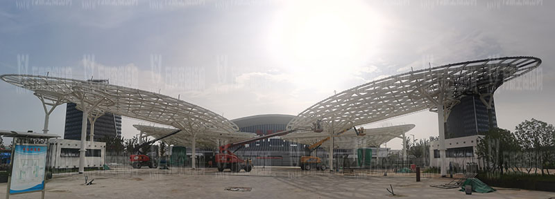 滬通鐵路張家港站地方配套工程站前西側(cè)旅客集散區(qū)蝴蝶造型天幕工程鋼結(jié)構(gòu)接近尾聲 滬通鐵路張家港站地方配套工程站前西側(cè)旅客集散區(qū)蝴蝶造型天幕工程鋼結(jié)構(gòu)接近尾聲