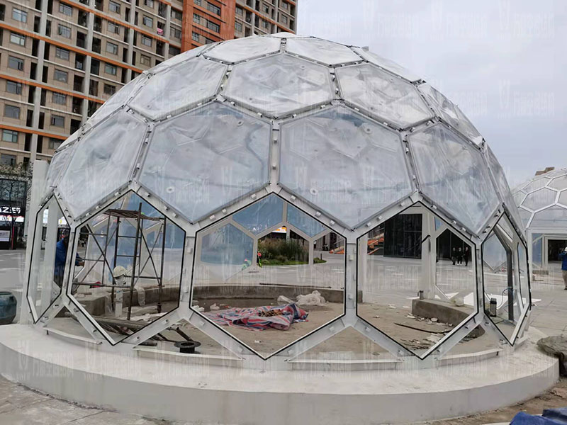 無線創(chuàng)智城市功能空間業(yè)態(tài)優(yōu)化五星集市鋼膜結(jié)構(gòu)工程完工 無線創(chuàng)智城市功能空間業(yè)態(tài)優(yōu)化五星集市鋼膜結(jié)構(gòu)工程完工