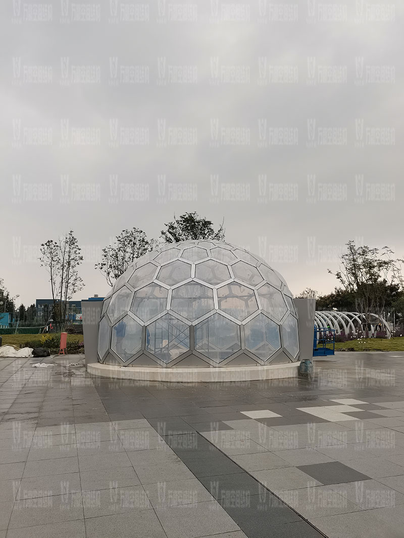 無線創(chuàng)智城市功能空間業(yè)態(tài)優(yōu)化五星集市鋼膜結(jié)構(gòu)工程完工 無線創(chuàng)智城市功能空間業(yè)態(tài)優(yōu)化五星集市鋼膜結(jié)構(gòu)工程完工