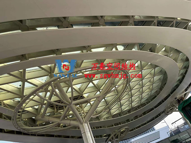 張家港高鐵站前復雜結構“蝴蝶再現(xiàn)”即將圓滿竣工 張家港高鐵站前復雜結構“蝴蝶再現(xiàn)”即將圓滿竣工