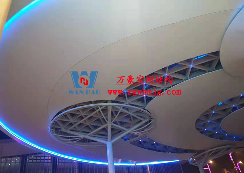 張家港高鐵站前復雜結構“蝴蝶再現(xiàn)”即將圓滿竣工 張家港高鐵站前復雜結構“蝴蝶再現(xiàn)”即將圓滿竣工