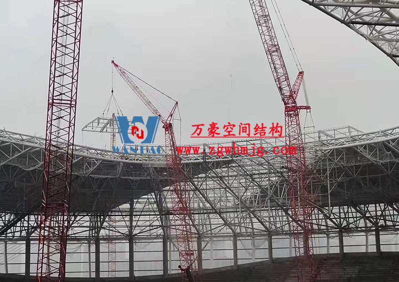 重慶龍興足球場(chǎng)ETFE屋面膜結(jié)構(gòu)工程內(nèi)環(huán)鋼結(jié)構(gòu)全部完成 重慶龍興足球場(chǎng)ETFE屋面膜結(jié)構(gòu)工程內(nèi)環(huán)鋼結(jié)構(gòu)全部完成