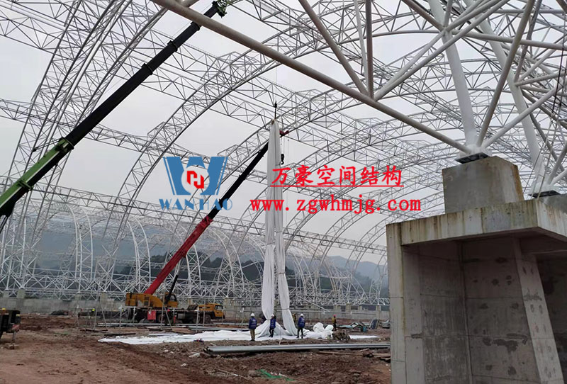 四川高興煤炭儲(chǔ)備基地建設(shè)項(xiàng)目鋼結(jié)構(gòu)接近尾聲，膜結(jié)構(gòu)開始安裝