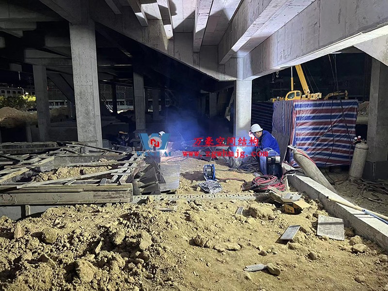 龍泉市體育場(chǎng)鋼膜結(jié)構(gòu)工程開(kāi)始施工 龍泉市體育場(chǎng)鋼膜結(jié)構(gòu)工程開(kāi)始施工