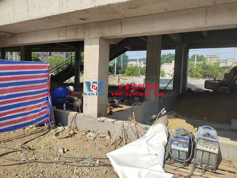 龍泉市體育場(chǎng)鋼膜結(jié)構(gòu)工程開(kāi)始施工 龍泉市體育場(chǎng)鋼膜結(jié)構(gòu)工程開(kāi)始施工