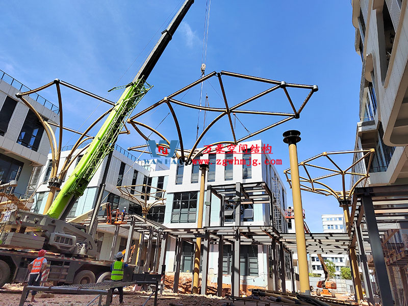 中國東盟特色商品匯聚中心膜鋼構(gòu)工程火熱施工中 中國東盟特色商品匯聚中心膜鋼構(gòu)工程火熱施工中