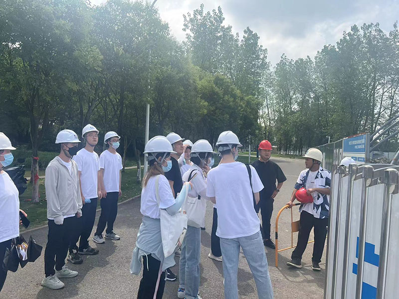 萬豪空間結(jié)構(gòu)員工到寧波諾丁漢大學(xué)室外運(yùn)動膜結(jié)構(gòu)項(xiàng)目學(xué)習(xí)交流 萬豪空間結(jié)構(gòu)員工到寧波諾丁漢大學(xué)室外運(yùn)動膜結(jié)構(gòu)項(xiàng)目學(xué)習(xí)交流