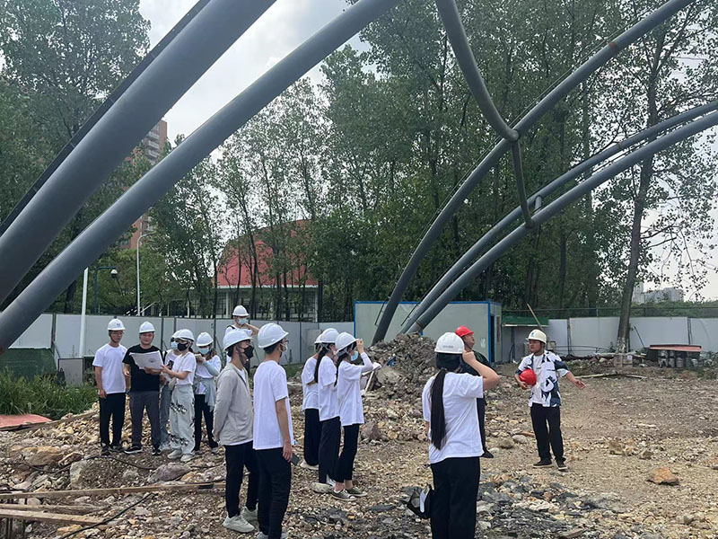 萬豪空間結(jié)構(gòu)員工到寧波諾丁漢大學(xué)室外運(yùn)動膜結(jié)構(gòu)項(xiàng)目學(xué)習(xí)交流 萬豪空間結(jié)構(gòu)員工到寧波諾丁漢大學(xué)室外運(yùn)動膜結(jié)構(gòu)項(xiàng)目學(xué)習(xí)交流