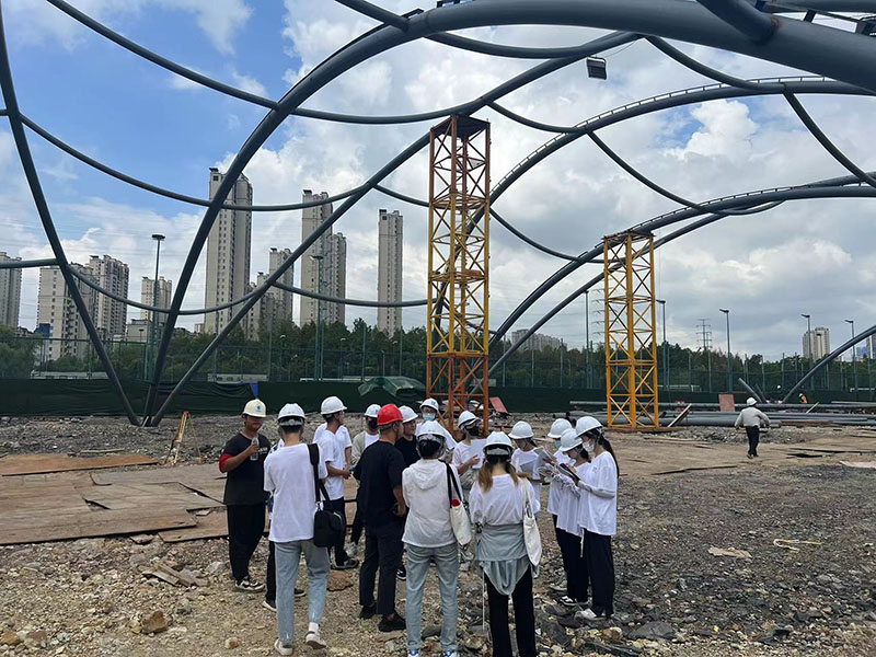 萬豪空間結(jié)構(gòu)員工到寧波諾丁漢大學(xué)室外運(yùn)動膜結(jié)構(gòu)項(xiàng)目學(xué)習(xí)交流 萬豪空間結(jié)構(gòu)員工到寧波諾丁漢大學(xué)室外運(yùn)動膜結(jié)構(gòu)項(xiàng)目學(xué)習(xí)交流