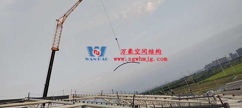 襄陽(yáng)奧體中心膜結(jié)構(gòu)工程火熱施工中 襄陽(yáng)奧體中心膜結(jié)構(gòu)工程火熱施工中