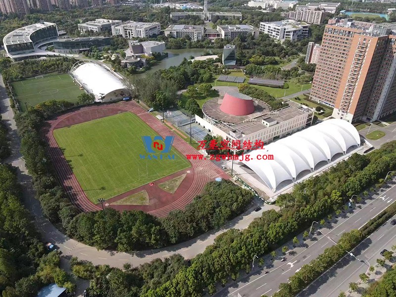 寧波諾丁漢大學室外運動場地改擴建項目膜結(jié)構(gòu)工程接近尾聲