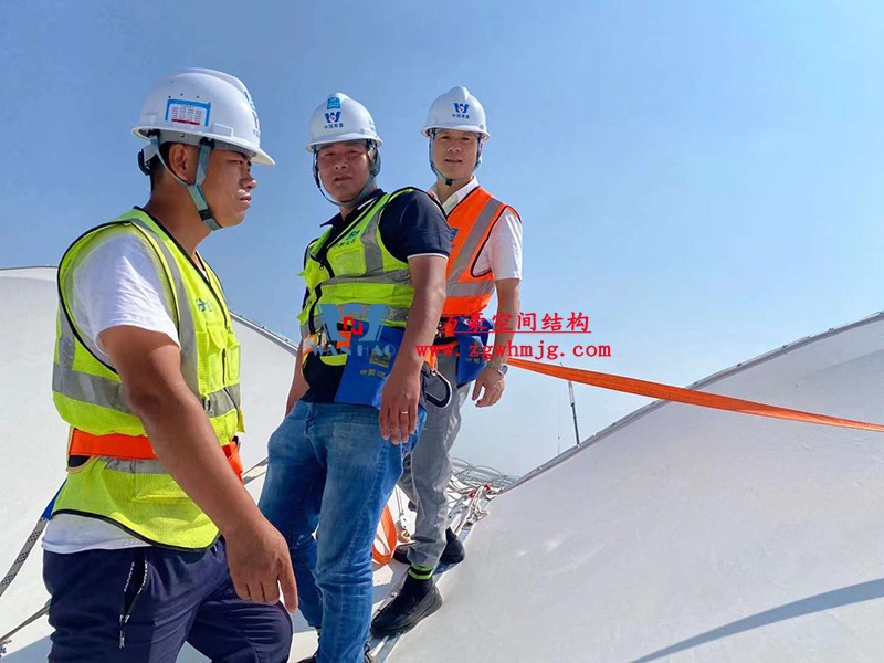 襄陽(yáng)奧體中心膜結(jié)構(gòu)工程膜結(jié)構(gòu)安裝中