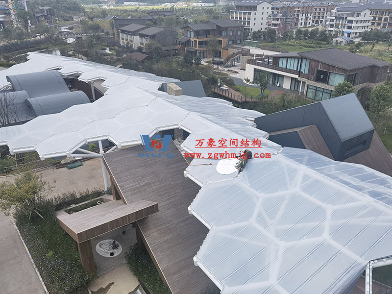 ETFE膜結(jié)構(gòu)建筑有哪些優(yōu)勢(shì)？ETFE膜結(jié)構(gòu)材料對(duì)比其他材料有哪些優(yōu)點(diǎn)？