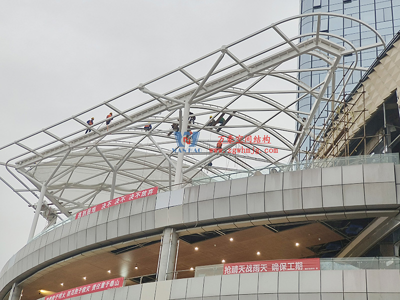 明宇廣場(chǎng)6號(hào)地塊商業(yè)(萬(wàn)達(dá)廣場(chǎng))改造項(xiàng)目鋼膜結(jié)構(gòu)ETFE蓋頂天幕工程 明宇廣場(chǎng)6號(hào)地塊商業(yè)(萬(wàn)達(dá)廣場(chǎng))改造項(xiàng)目鋼膜結(jié)構(gòu)ETFE蓋頂天幕工程