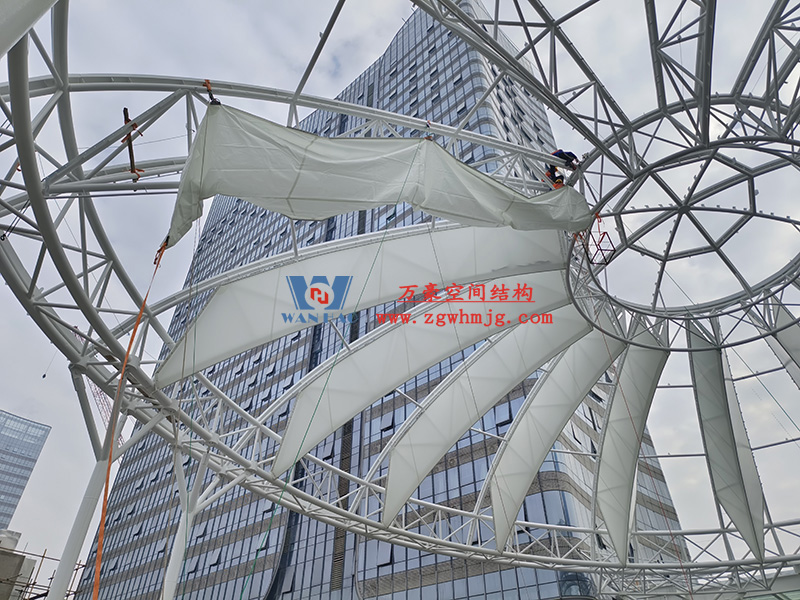 明宇廣場(chǎng)6號(hào)地塊商業(yè)(萬(wàn)達(dá)廣場(chǎng))改造項(xiàng)目鋼膜結(jié)構(gòu)ETFE蓋頂天幕工程 明宇廣場(chǎng)6號(hào)地塊商業(yè)(萬(wàn)達(dá)廣場(chǎng))改造項(xiàng)目鋼膜結(jié)構(gòu)ETFE蓋頂天幕工程