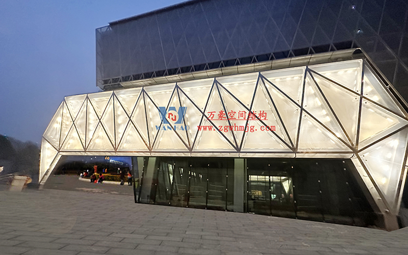 ETFE膜結(jié)構(gòu)的光線控制 ETFE膜結(jié)構(gòu)的光線控制