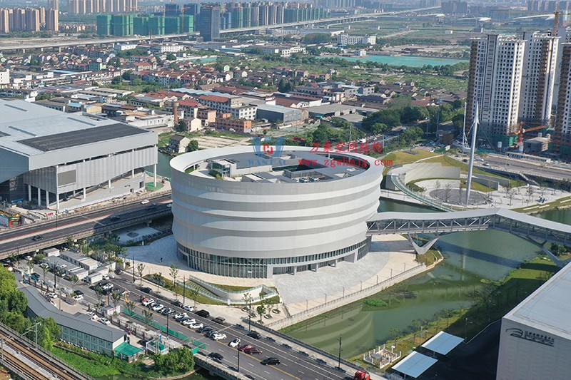 高顏值織物幕墻膜結(jié)構(gòu)的優(yōu)勢 高顏值織物幕墻膜結(jié)構(gòu)的優(yōu)勢