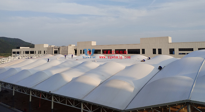 浙江真愛毯業(yè)科技有限公司廠房三屋面膜結(jié)構(gòu)工程完工大吉！