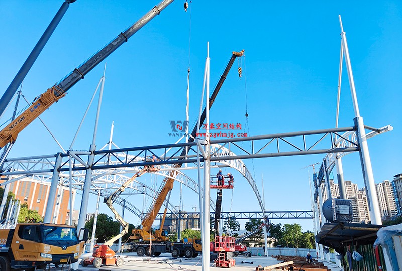 溫州惠民路西側(cè)綠地球場鋼膜結(jié)構工程完工