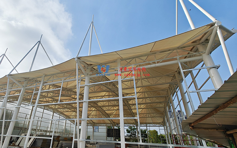 溫州惠民路西側(cè)綠地球場鋼膜結(jié)構工程完工