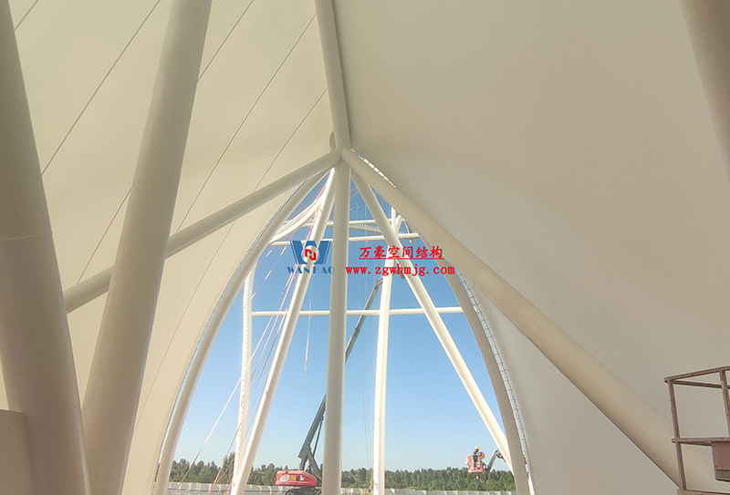 陜西定邊馬蓮灘沙漠公園鋼膜結(jié)構(gòu)工程“奮力快跑”，工程“進(jìn)度條”刷新了!