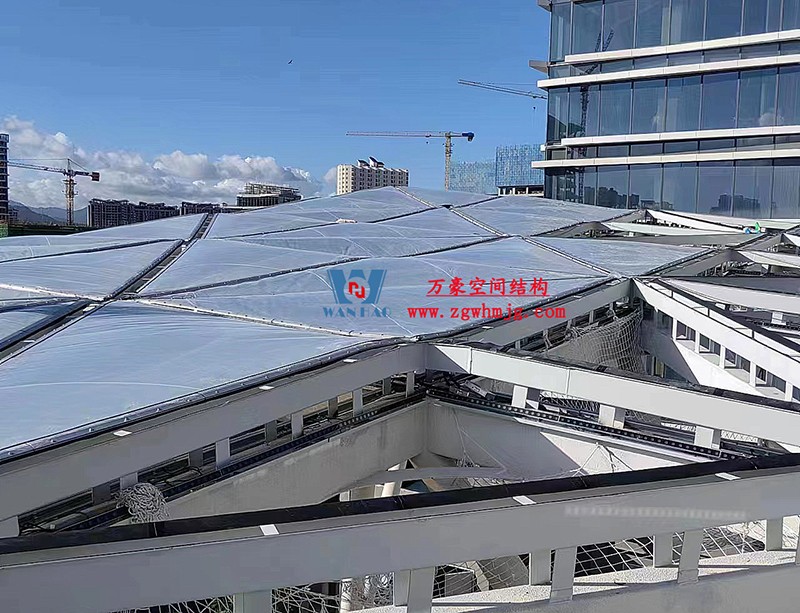 縱使烈日炎炎，腳步從未止歇！海南這個ETFE氣枕膜項目施工進度有最新消息
