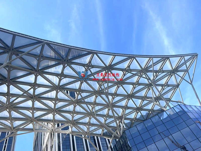 縱使烈日炎炎，腳步從未止歇！海南這個ETFE氣枕膜項目施工進度有最新消息