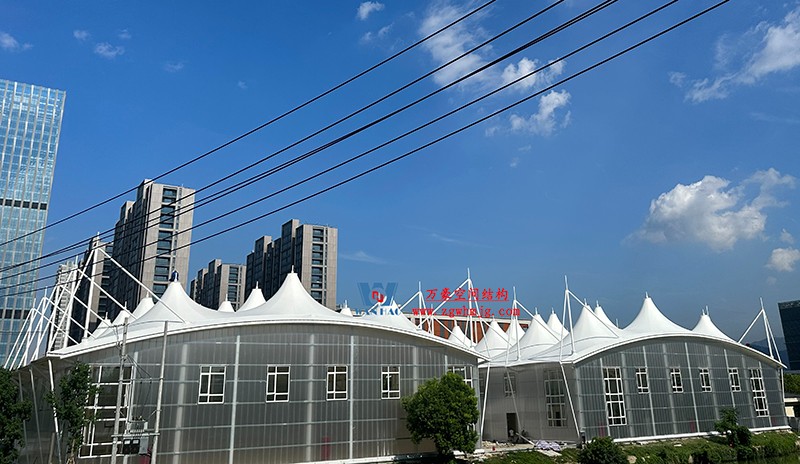 封閉式ptfe膜結(jié)構(gòu)籃球館來了 封閉式ptfe膜結(jié)構(gòu)籃球館來了