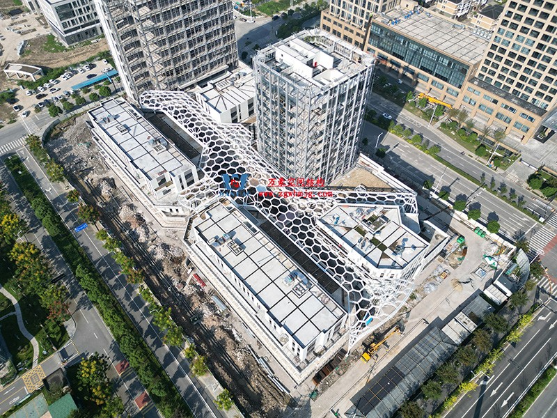 建筑藝術(shù)中鋼結(jié)構(gòu)的力學美感表達 建筑藝術(shù)中鋼結(jié)構(gòu)的力學美感表達