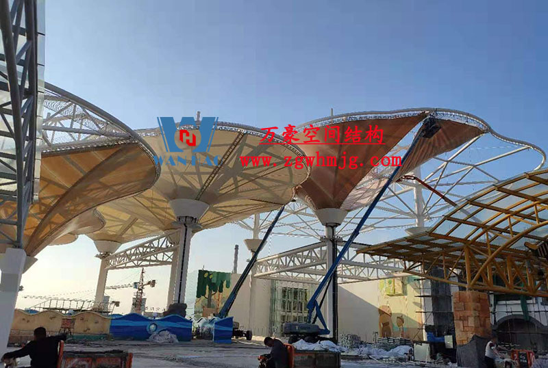 山東聊城萬達小鎮(zhèn)七彩祥云索膜結(jié)構(gòu)項目 山東聊城萬達小鎮(zhèn)七彩祥云索膜結(jié)構(gòu)項目