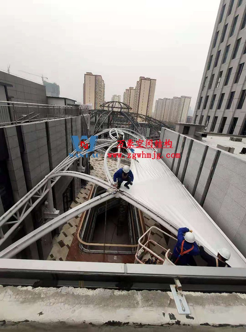 新泰卓越·財(cái)富廣場(chǎng)膜結(jié)構(gòu)項(xiàng)目 新泰卓越·財(cái)富廣場(chǎng)膜結(jié)構(gòu)項(xiàng)目