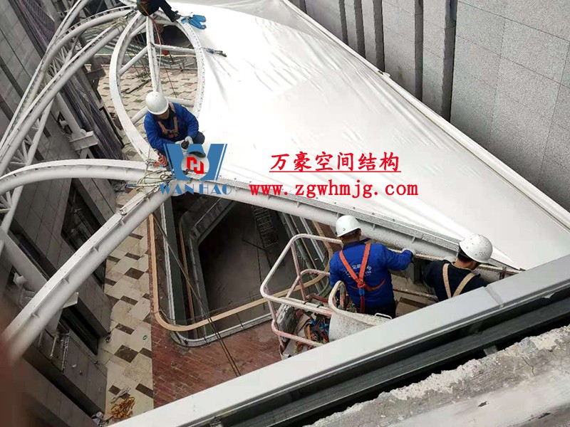 新泰卓越·財(cái)富廣場(chǎng)膜結(jié)構(gòu)項(xiàng)目 新泰卓越·財(cái)富廣場(chǎng)膜結(jié)構(gòu)項(xiàng)目