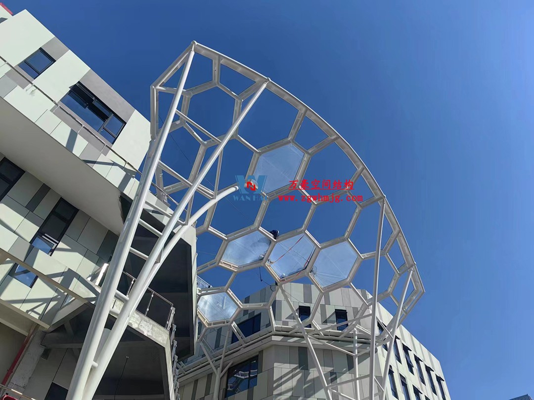 賦含夢幻色彩的商業(yè)街膜結(jié)構(gòu)天幕，即將閃亮登場！