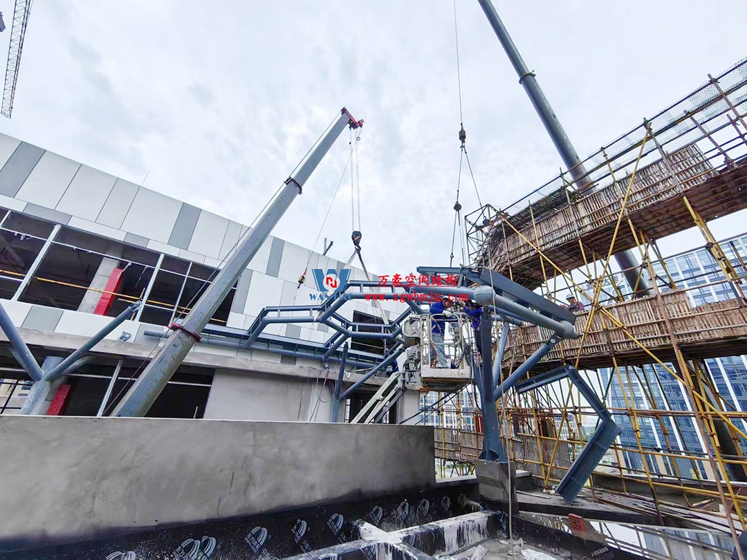 已完工，這個(gè)ETFE氣枕商業(yè)天幕閃亮登場(chǎng)！