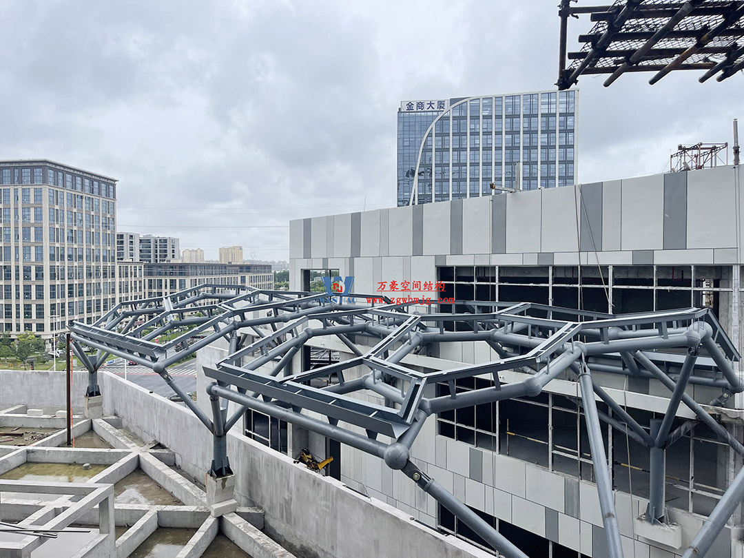 已完工，這個(gè)ETFE氣枕商業(yè)天幕閃亮登場(chǎng)！