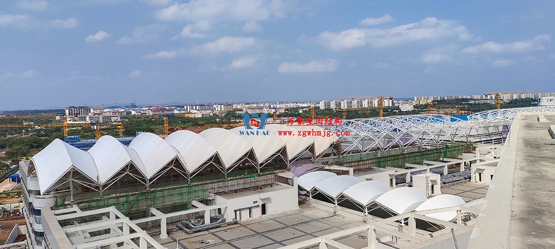 施工加速，這個PTFE膜結(jié)構(gòu)天幕即將完工！