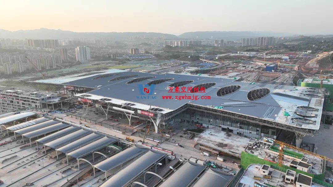 提檔提速，ETFE氣枕膜結(jié)構(gòu)天窗正在火熱施工安裝中