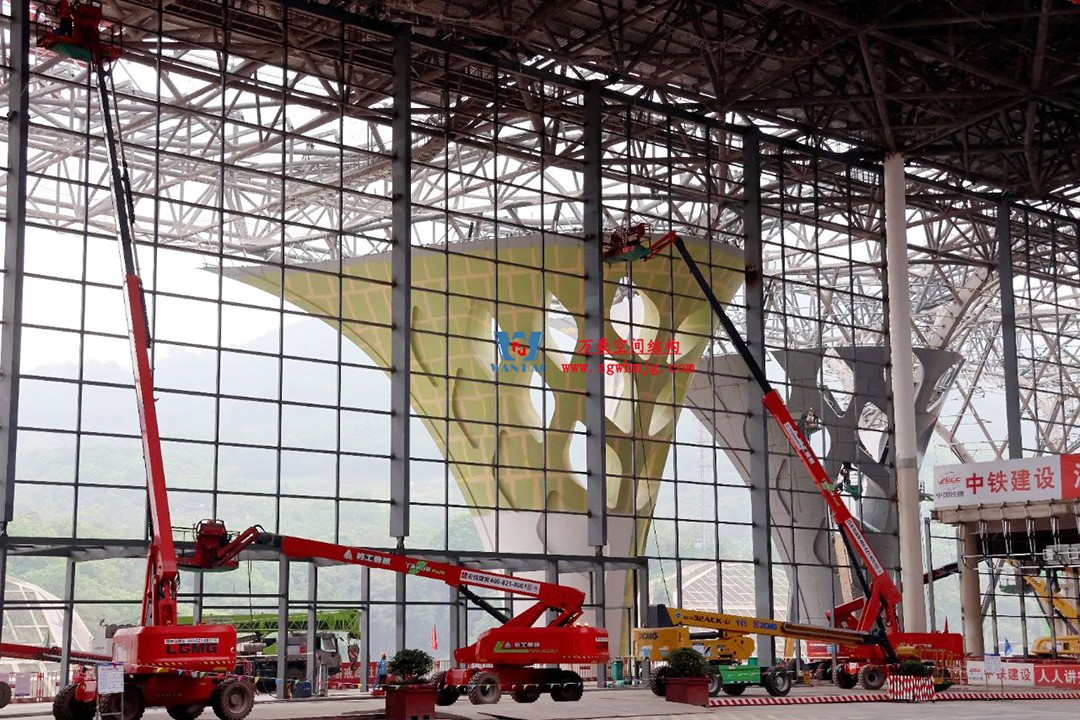 提檔提速，ETFE氣枕膜結(jié)構(gòu)天窗正在火熱施工安裝中