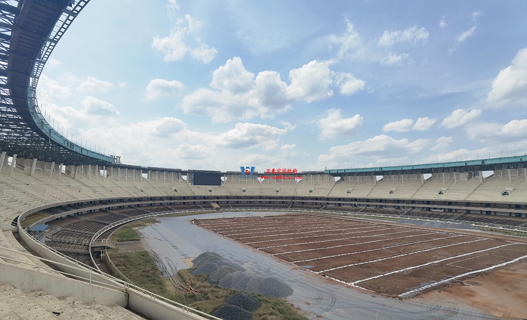 肯尼亞(非洲杯)足球體育場PTFE鋼膜結(jié)構(gòu)屋面火熱施工中 肯尼亞(非洲杯)足球體育場PTFE鋼膜結(jié)構(gòu)屋面火熱施工中