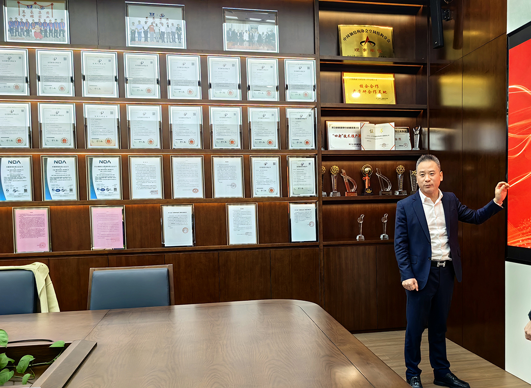 中國鋼結構協(xié)會空間結構分會領導專家一行蒞臨萬豪考察指導工作 中國鋼結構協(xié)會空間結構分會領導專家一行蒞臨萬豪考察指導工作