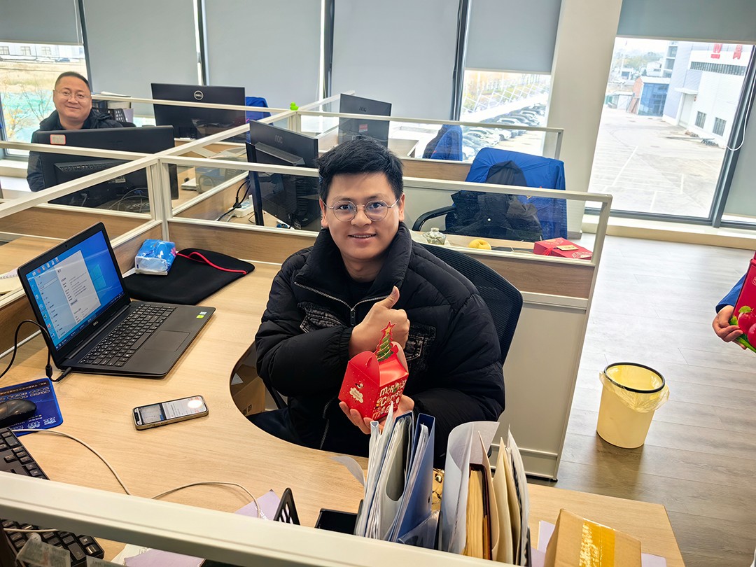 關(guān)愛(ài)員工，愛(ài)在萬(wàn)豪|暖心平安夜，傳遞“蘋(píng)”安幸福