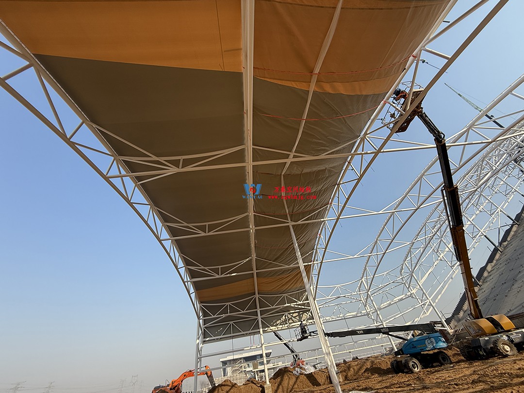 備受青睞的鋼膜結(jié)構(gòu)建筑景觀