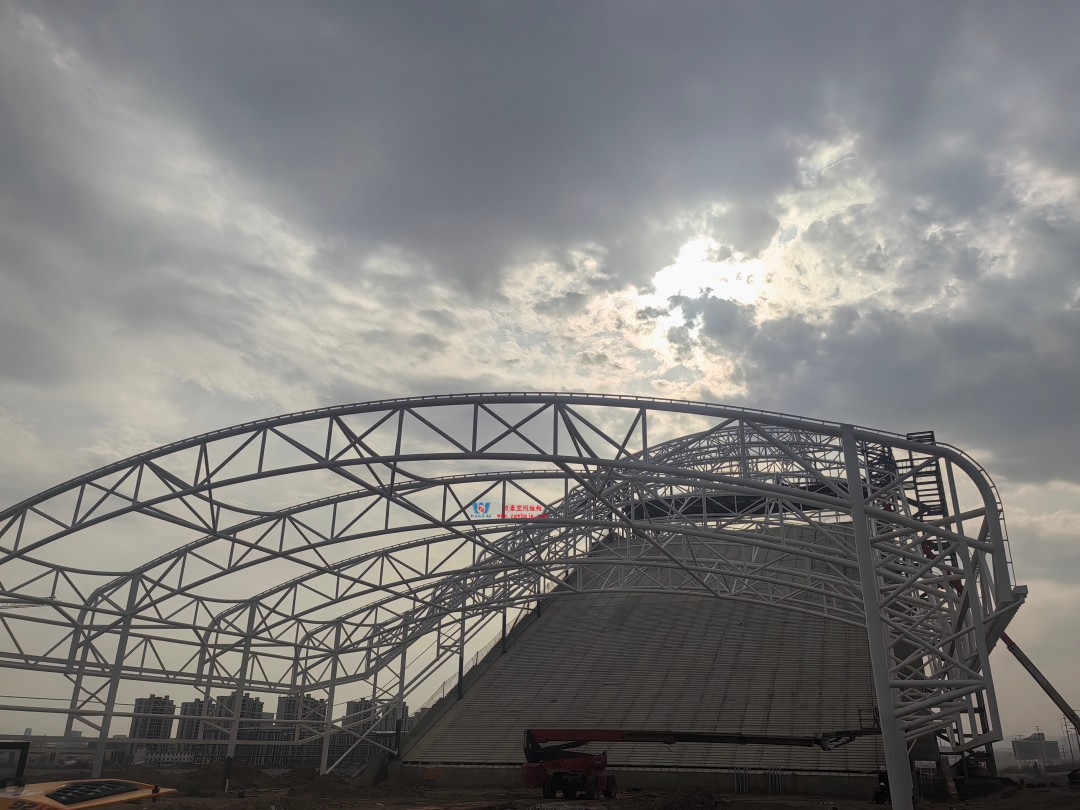 比亞迪紹興嵊州賽車場干拔沙坡觀景平臺鋼結(jié)構(gòu)項(xiàng)目 比亞迪紹興嵊州賽車場干拔沙坡觀景平臺鋼結(jié)構(gòu)項(xiàng)目