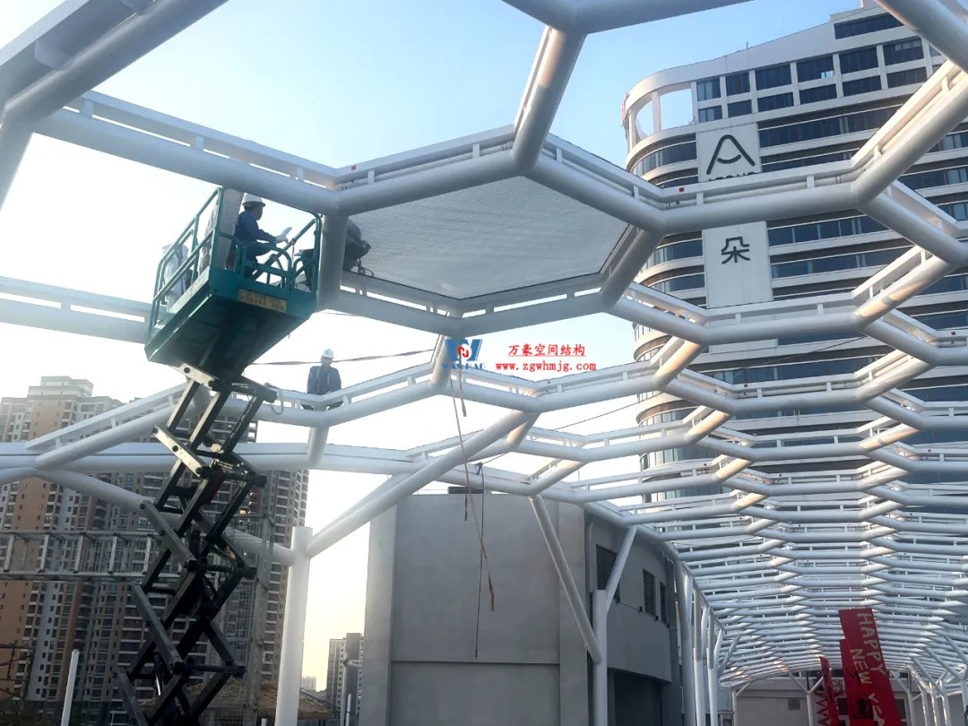 廣州茂名總匯天街商業(yè)街ETFE膜結(jié)構(gòu)工程 廣州茂名總匯天街商業(yè)街ETFE膜結(jié)構(gòu)工程